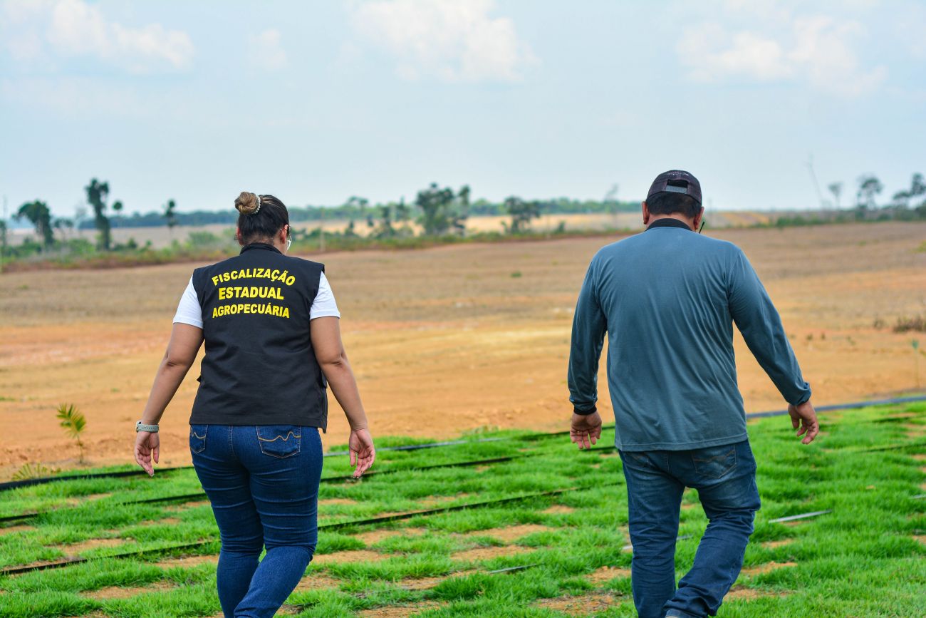 Agente da Adepará em fiscalização 