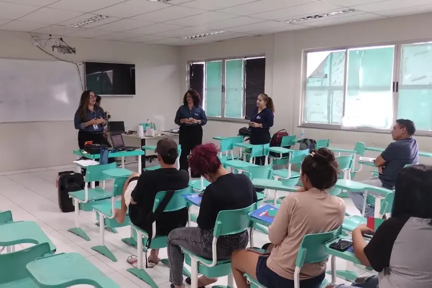 Gabriela_e_Nubia_falando