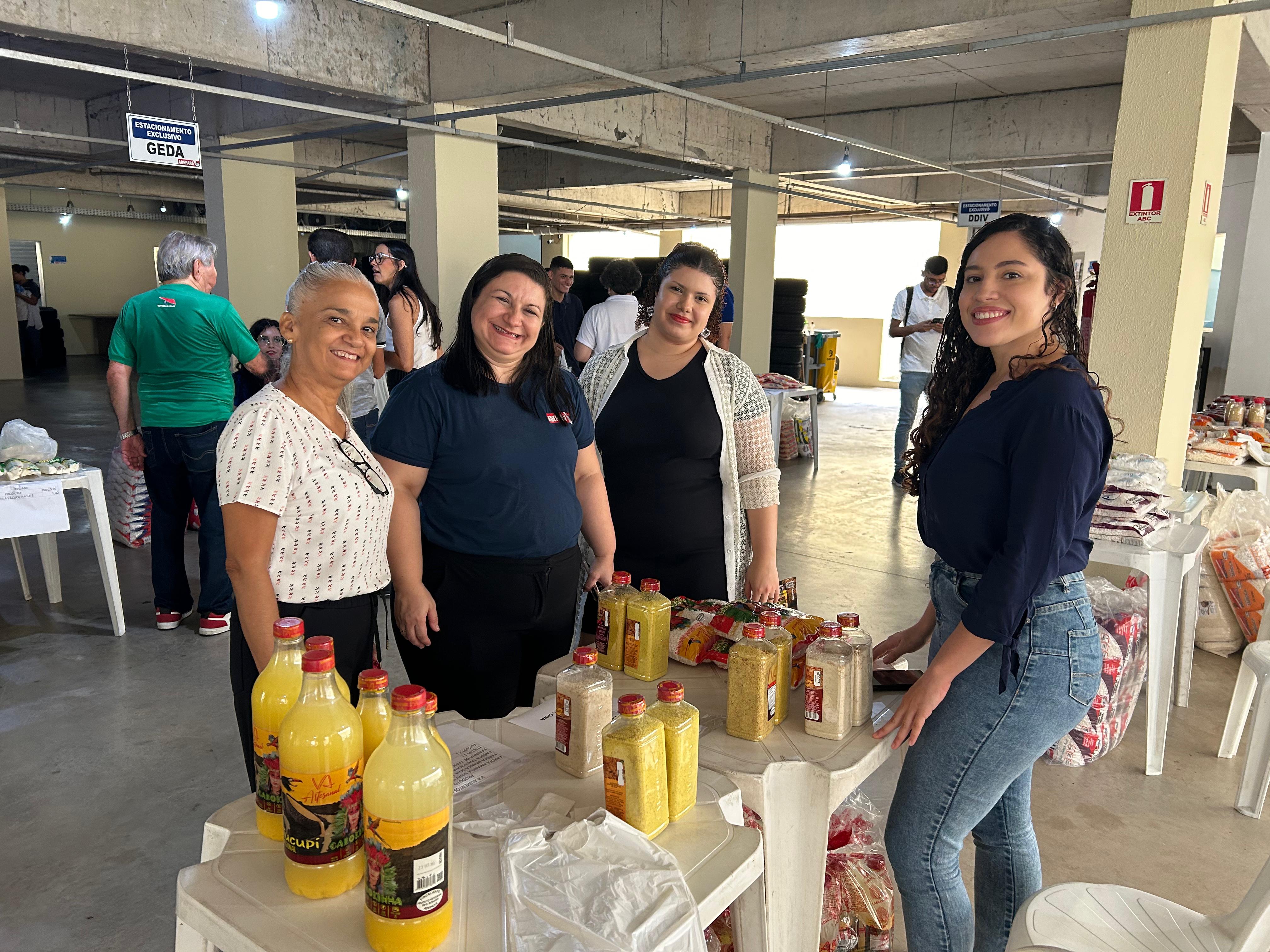 Servidores adquiriram produtos do círio