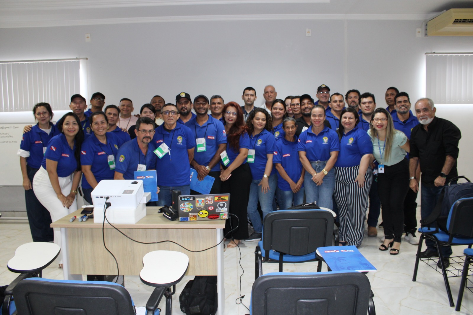 turma de servidores que participou do curso em Abaetetuba