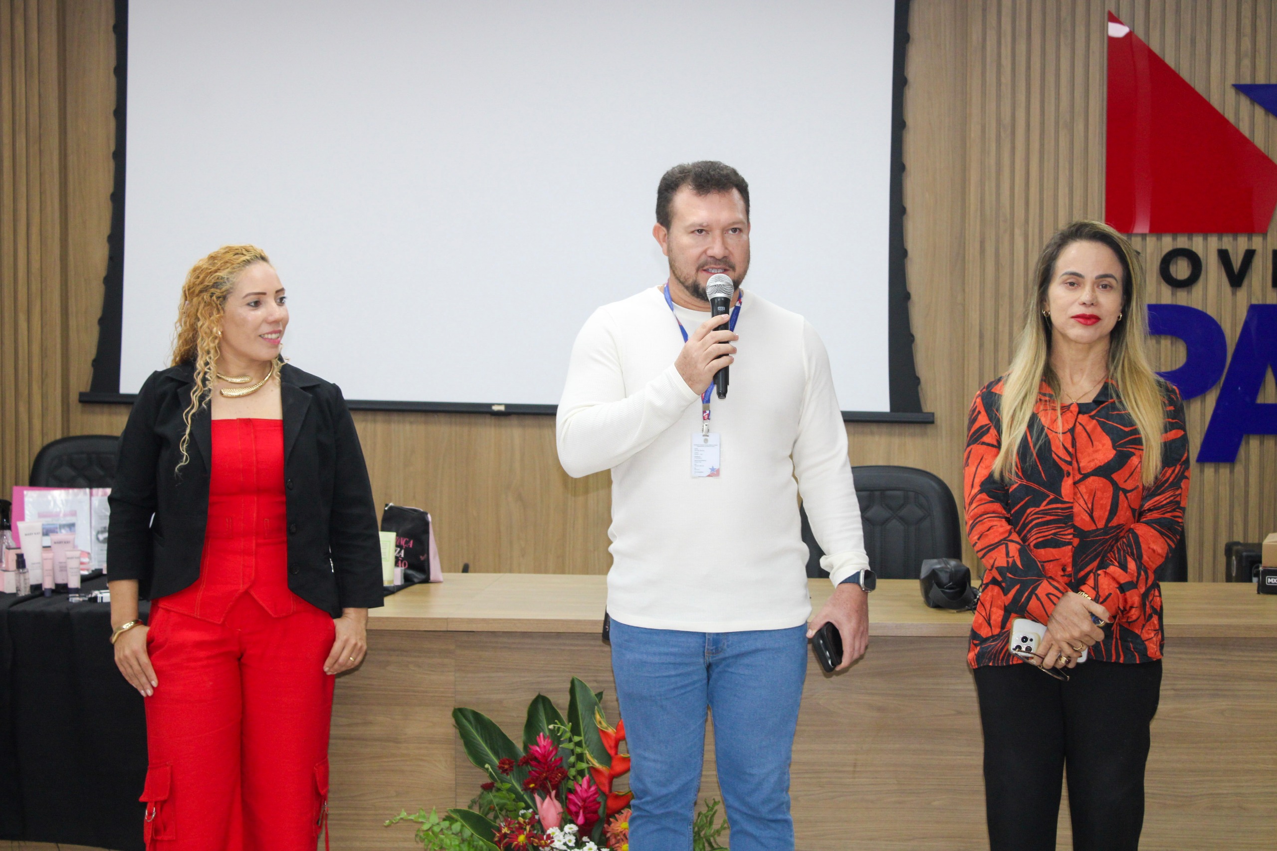 Diretores em homenagem ao dia das mulheres