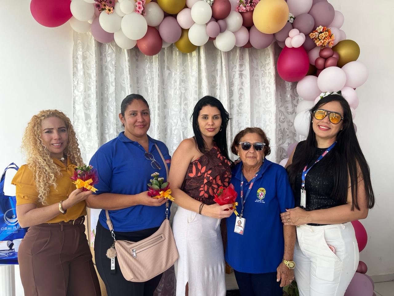 servidoras ganham brindes