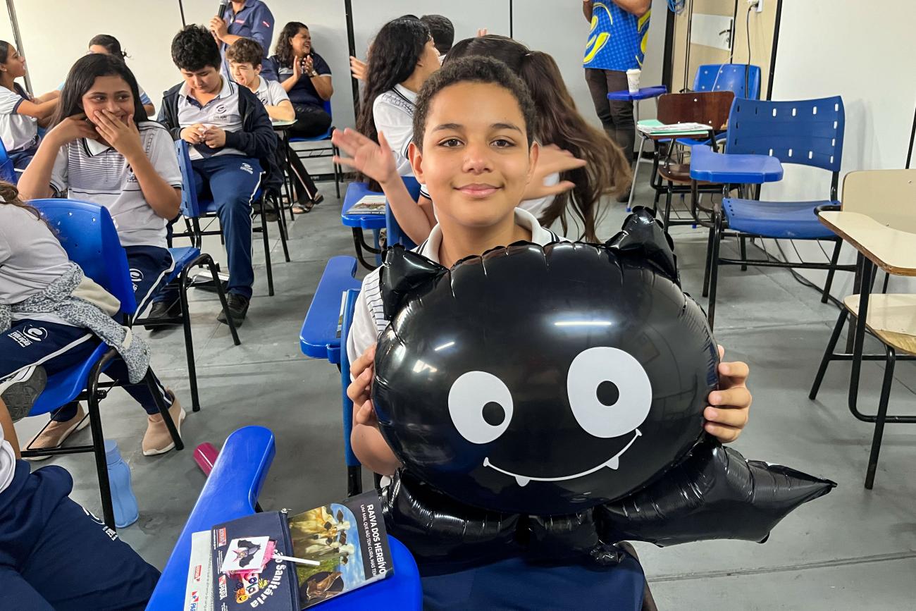 alunos receberam brindes durante as ações